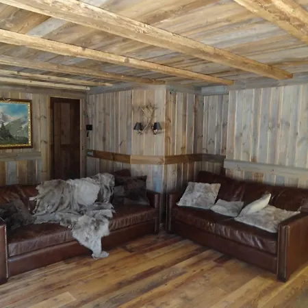 Apartament Trilocale Via Beniamino Donzelli - What'app - 0034-635-520-036 - For Reservations! Verrand